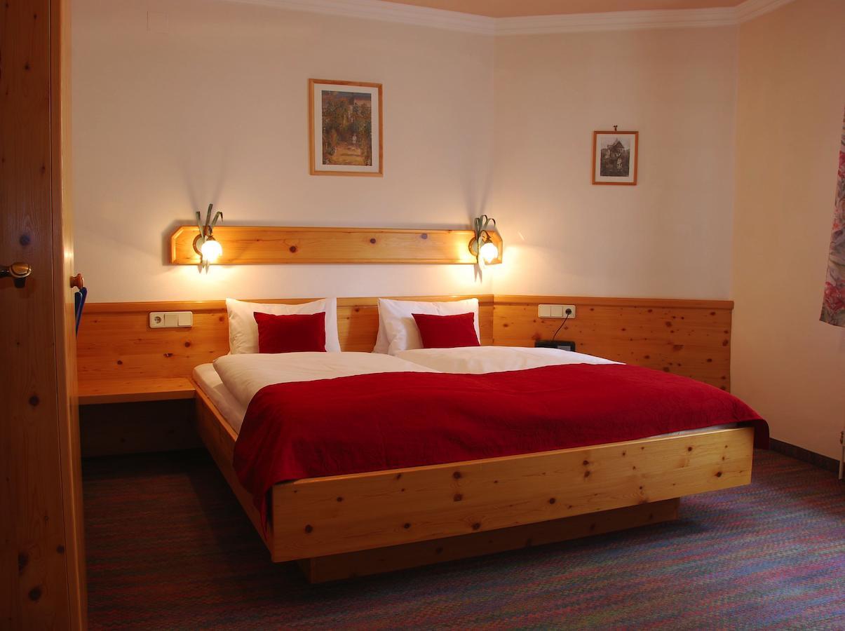 Dorf Hotel Gruener Baum Maria Laach am Jauerling Pokoj fotografie