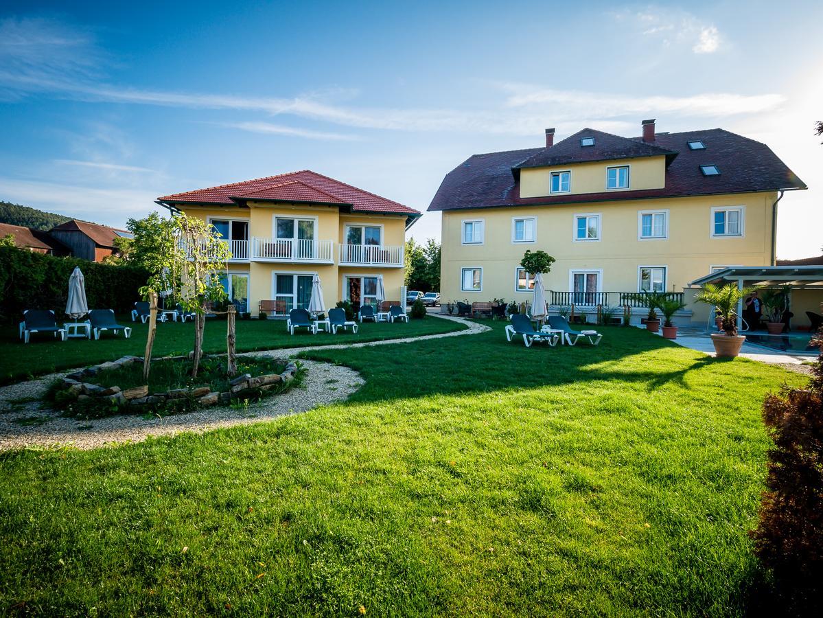 Dorf Hotel Gruener Baum Maria Laach am Jauerling Exteriér fotografie